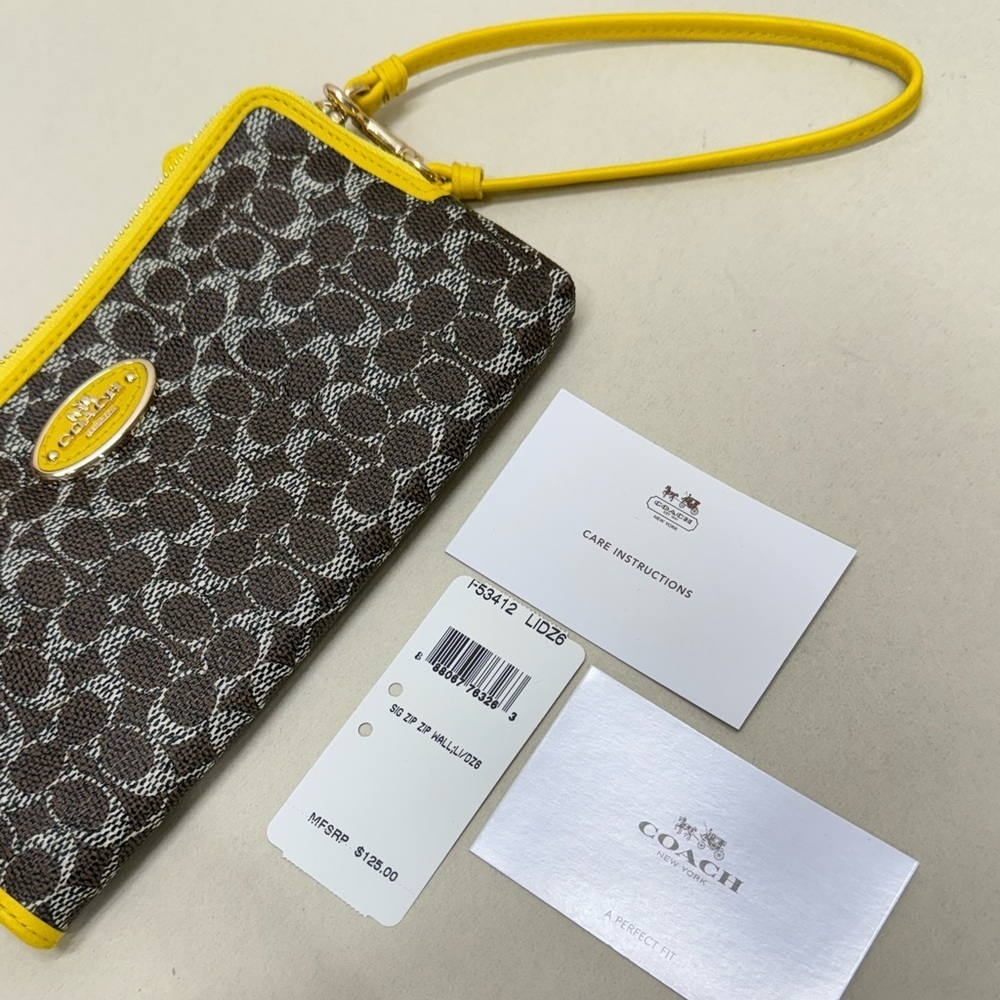 (new+tag) Coach signature monogram zippy wristlet wallet - fits iPhone Pro Max - Picture 10 of 10